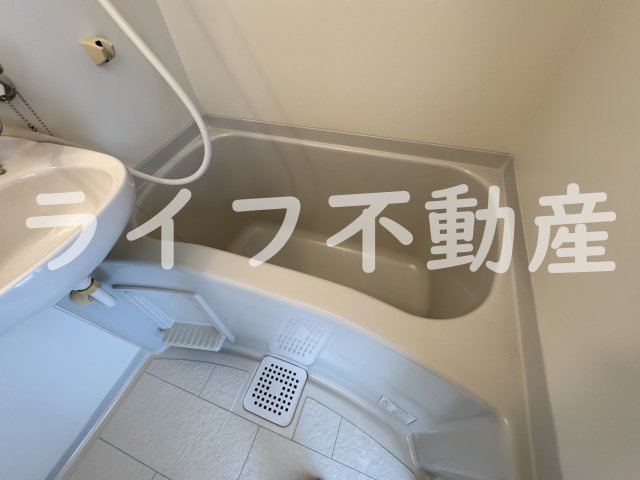 小阪駅前ヴィラデステの浴室|日々の暮らしに欠かせないお風呂です