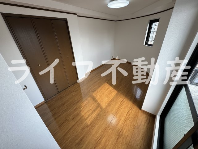 小阪駅前ヴィラデステの内装|明るい色調の室内です