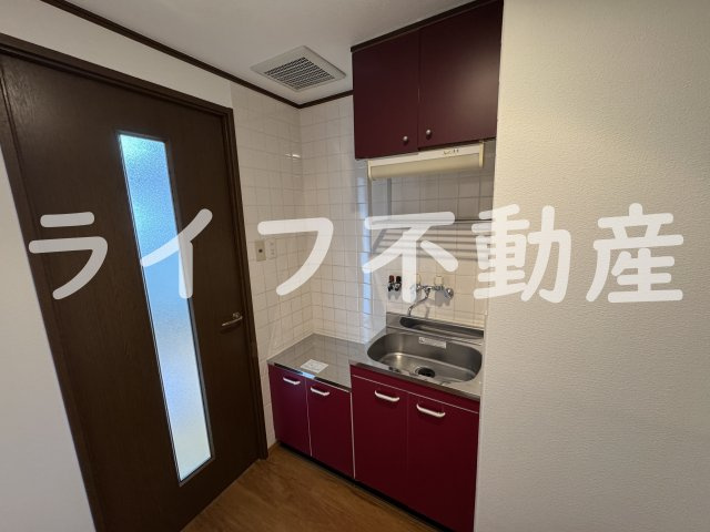 小阪駅前ヴィラデステのキッチン|お料理しやすいキッチンです