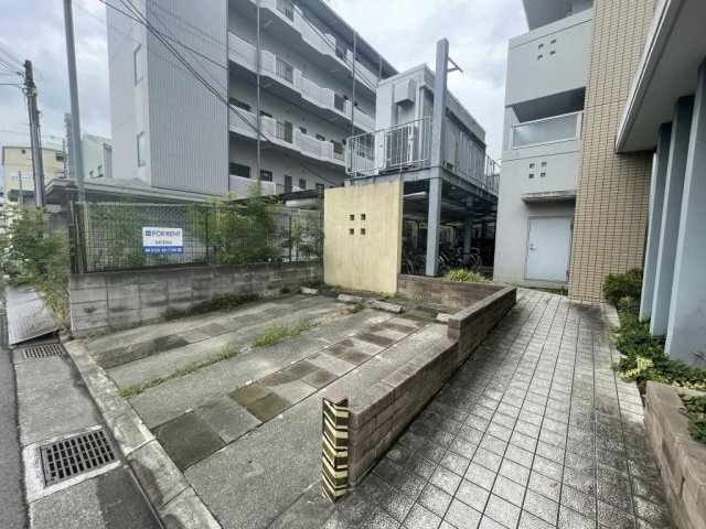 コージーコートの駐車場