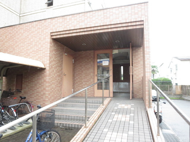 エバーグレイス森本のエントランス