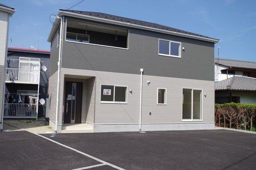 大田原市末広　第5　2号棟の外観|お庭はコンクリート整備済です♪