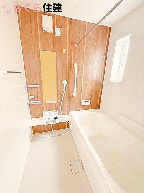 いろどりアイタウン宇都宮市細谷23-P1　3号棟の浴室|梅雨の時期は大活躍の浴室乾燥機！家族の数だけ増える洗濯物もしっかり乾かせます