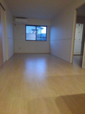 トレバージＢの居間・リビング|広いリビング★