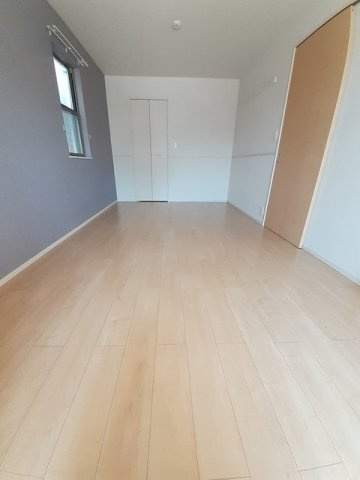 トレバージＢの寝室|クローゼット付の寝室です☆