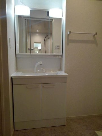 トレバージＢの洗面所|広い洗面スペースです★