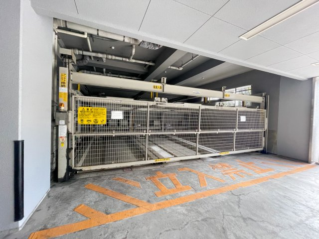 ソラーレNの駐車場