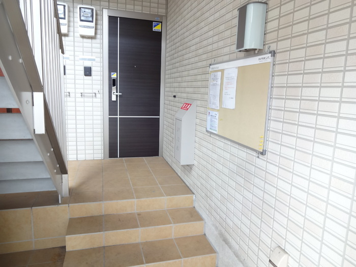 熊本市南区島町３丁目のアパートのエントランス