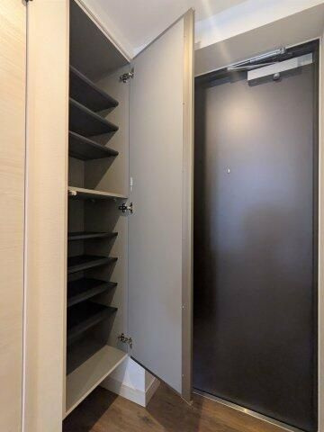 ワーフときわ台の玄関