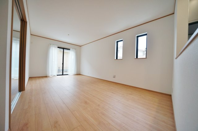 【横浜市旭区中沢3丁目24-14全1棟新築戸建て】★仲介手数料無料★（中沢小学校・旭中学校）の居間・リビング