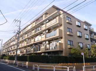 【外観】 | 閑静な住宅街に立地する総タイル張りRC造の建物です。