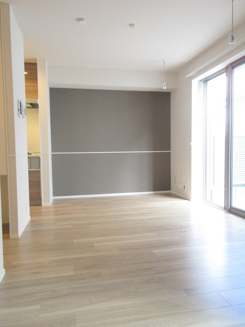 栞の居間・リビング|★明るいフローリングのお部屋です★