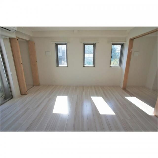 ピークサイドレジデンス早稲田の居間・リビング