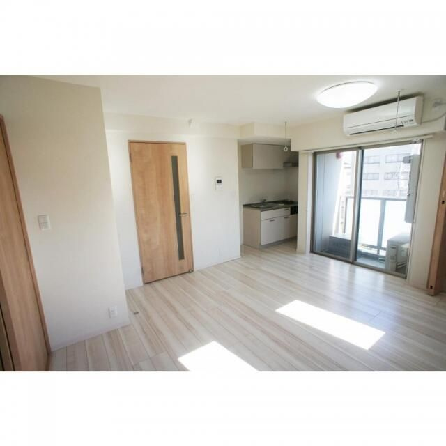 ピークサイドレジデンス早稲田の居間・リビング