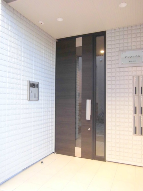 アンソレイユのエントランス|★オートロック付き★