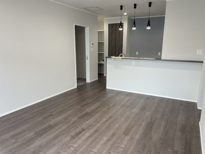 【居間・リビング】 | 天童市柏木町建売住宅【平屋】 | リビングは広々です。家族の団欒の場として家庭を包みます。