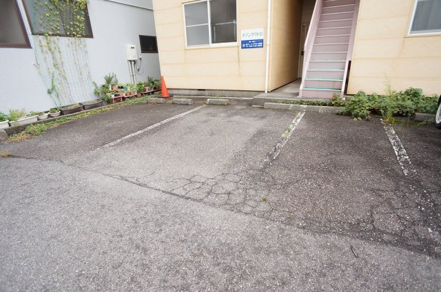 【駐車場】 | メゾンクワトロ