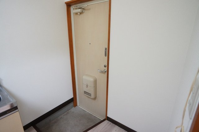 【玄関】 | メゾンクワトロ