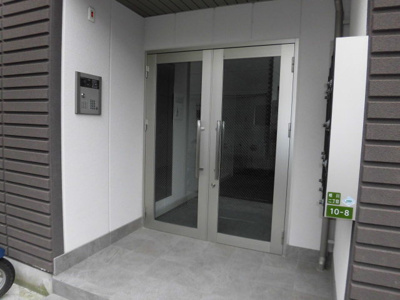 【エントランス】 | プレイス相川 | きれいなエントランスです。