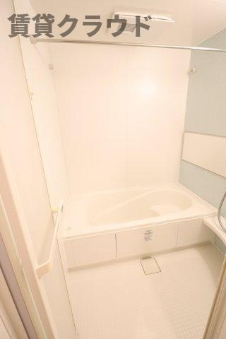 ミラベルヒルズの浴室|落ち着いた空間のお風呂です