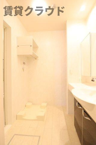 ミラベルヒルズの洗面所|室内洗濯機置き場