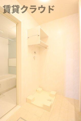 ミラベルヒルズの洗面所|脱衣スペースもあります