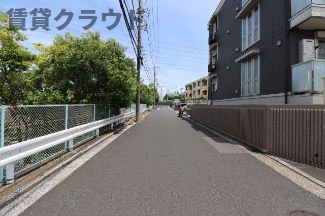 ミラベルヒルズの周辺