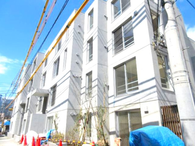 エクサム西新宿