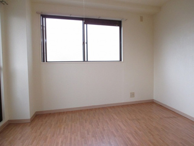 【居間・リビング】 | 浜本ビル | 明るくキレイなお部屋です