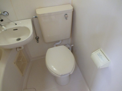 【トイレ】 | 浜本ビル | ユニットバス内のトイレです