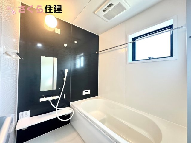 第1下野大光寺　1号棟の浴室|省エネ仕様の給湯器です☆設定した温度のお湯が出ます！お風呂のお湯はりもボタン１つで自動です。