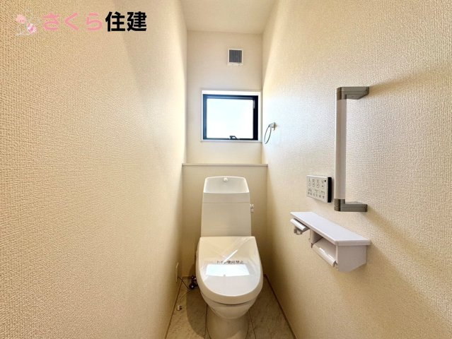 第1下野大光寺　1号棟のトイレ|トイレは各階完備。夜、トイレに起きても、2階の寝室から1階のトイレに降りる必要はありません。