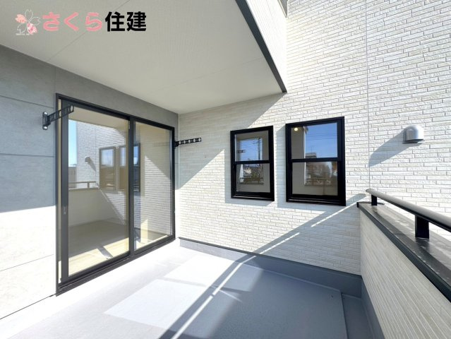 第1下野大光寺　1号棟のバルコニー|広々バルコニー♪家族全員分の布団もゆったり並べられるます。
