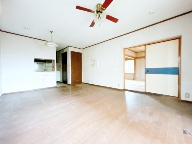 八街い　中古戸建の居間・リビング