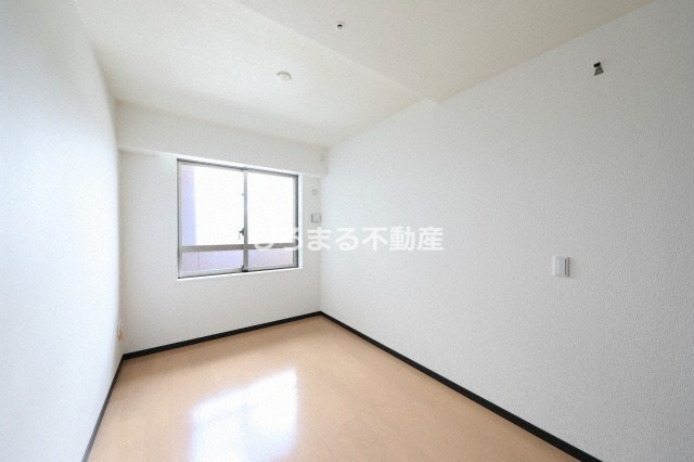 エルザグレース堀江タワーの洋室