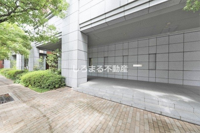 エルザグレース堀江タワーのエントランス