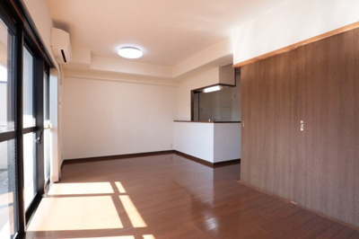 【居間・リビング】 | プラザハイツ二ツ屋Ｇ棟 | リビング