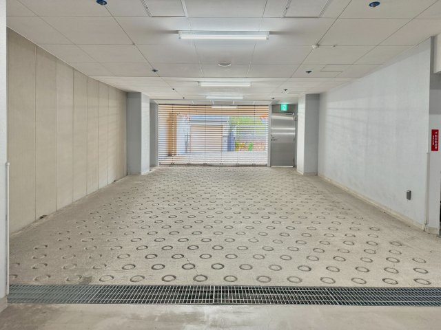 プラネスーペリア住吉本町の駐車場