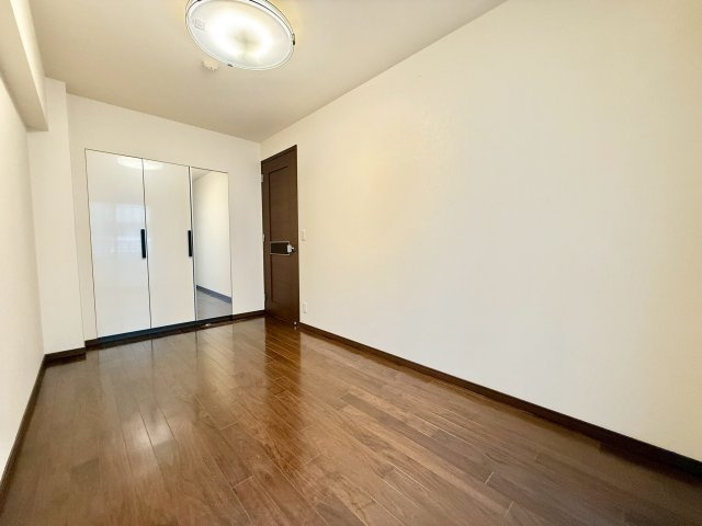 プラネスーペリア住吉本町の洋室