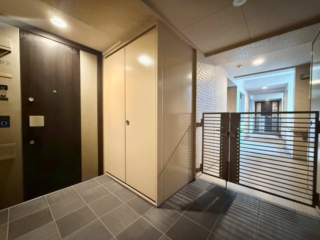 プラネスーペリア住吉本町の玄関