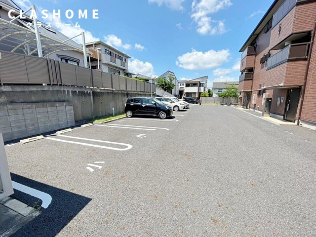 D-roomサン　　　刈谷市近郊の賃貸はクラスホーム刈谷店の駐車場