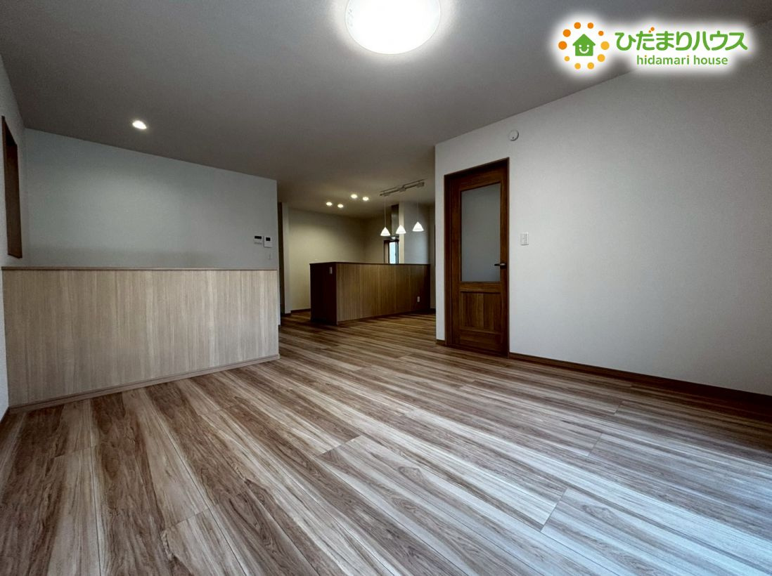 深谷市上野台　第59期　新築一戸建て　ワイウッドコート　01の居間・リビング