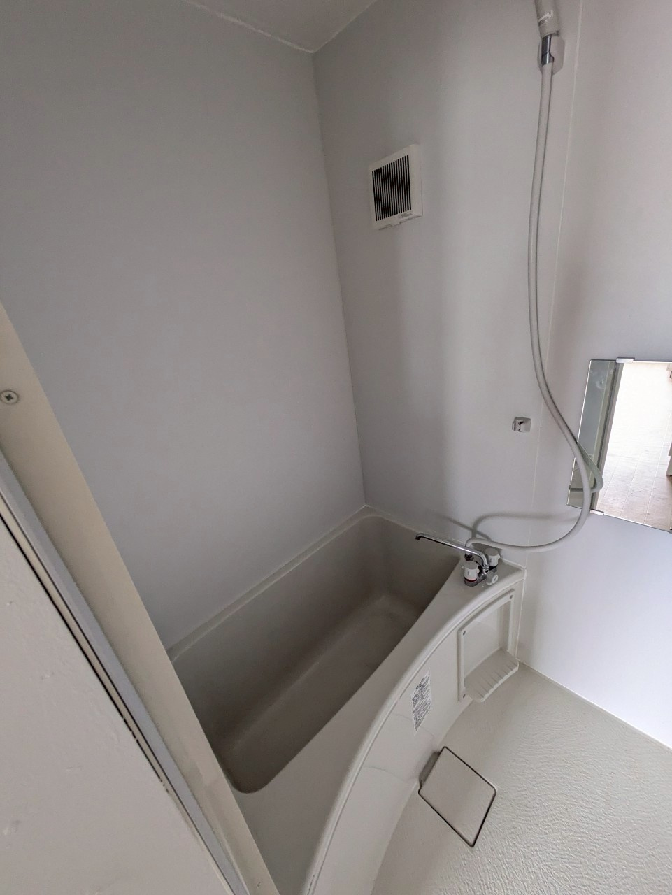 ヴィラナリー上越Ⅱの浴室