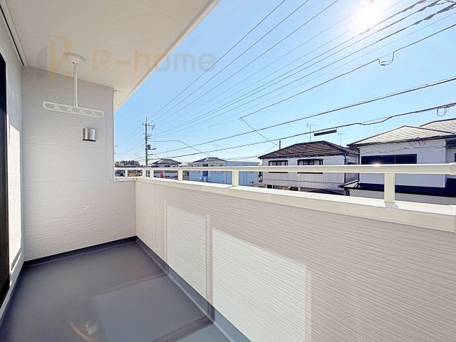 土浦市板谷4丁目25-P1　新築戸建て　1号棟のバルコニー|お布団やラグなどの大きな物も干しやすい広々としたバルコニー！