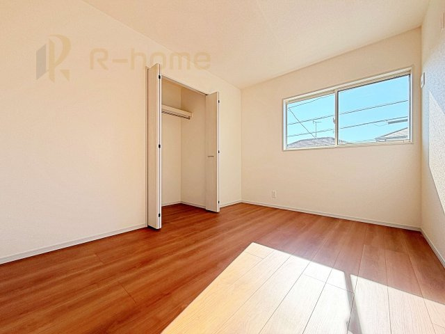 土浦市板谷4丁目25-P1　新築戸建て　1号棟の洋室|全居室6帖以上のゆとりある間取りプラン！収納充実でゆとりの居住スペースを確保♪