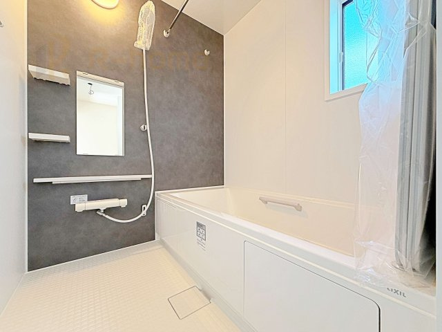 土浦市板谷4丁目25-P1　新築戸建て　1号棟の浴室|足を伸ばしてもゆったりできるバスルーム♪機能性も取り入れて使い易さも保証します♪