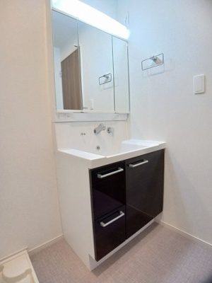 【洗面所】 | セレーノ・Ⅱ | ゆったりとスペースのある洗面所