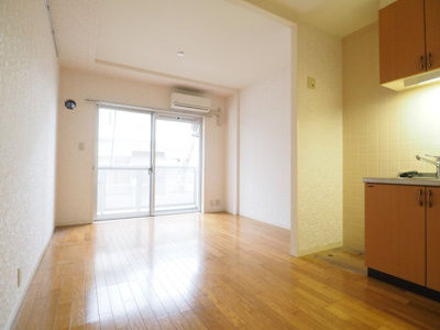 【居間・リビング】 | バードタウン９番館 | 使いやすい居間です