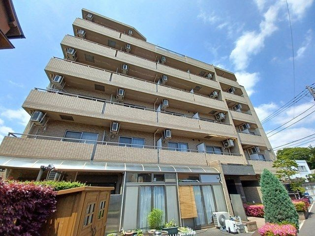 シャトーノール梅島の外観