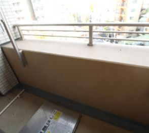 【バルコニー】 | プレサンス本駒込アカデミア | お洗濯にも便利なバルコニー付き